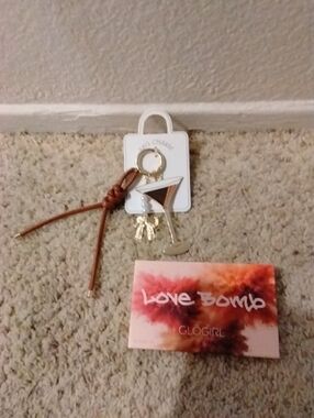 Margarita and faux leather knot tie Keychain and GLOGIR eyeshadow pallet